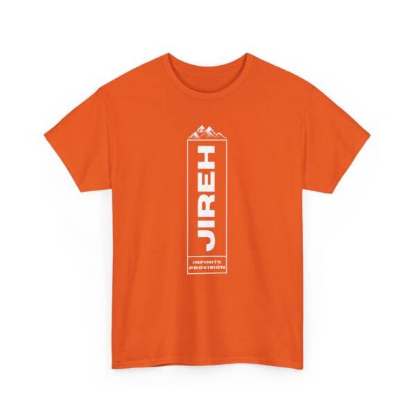 T-shirt orange avec une inscription verticale “JIREH” au dos, design sobre évoquant la foi et la providence divine.